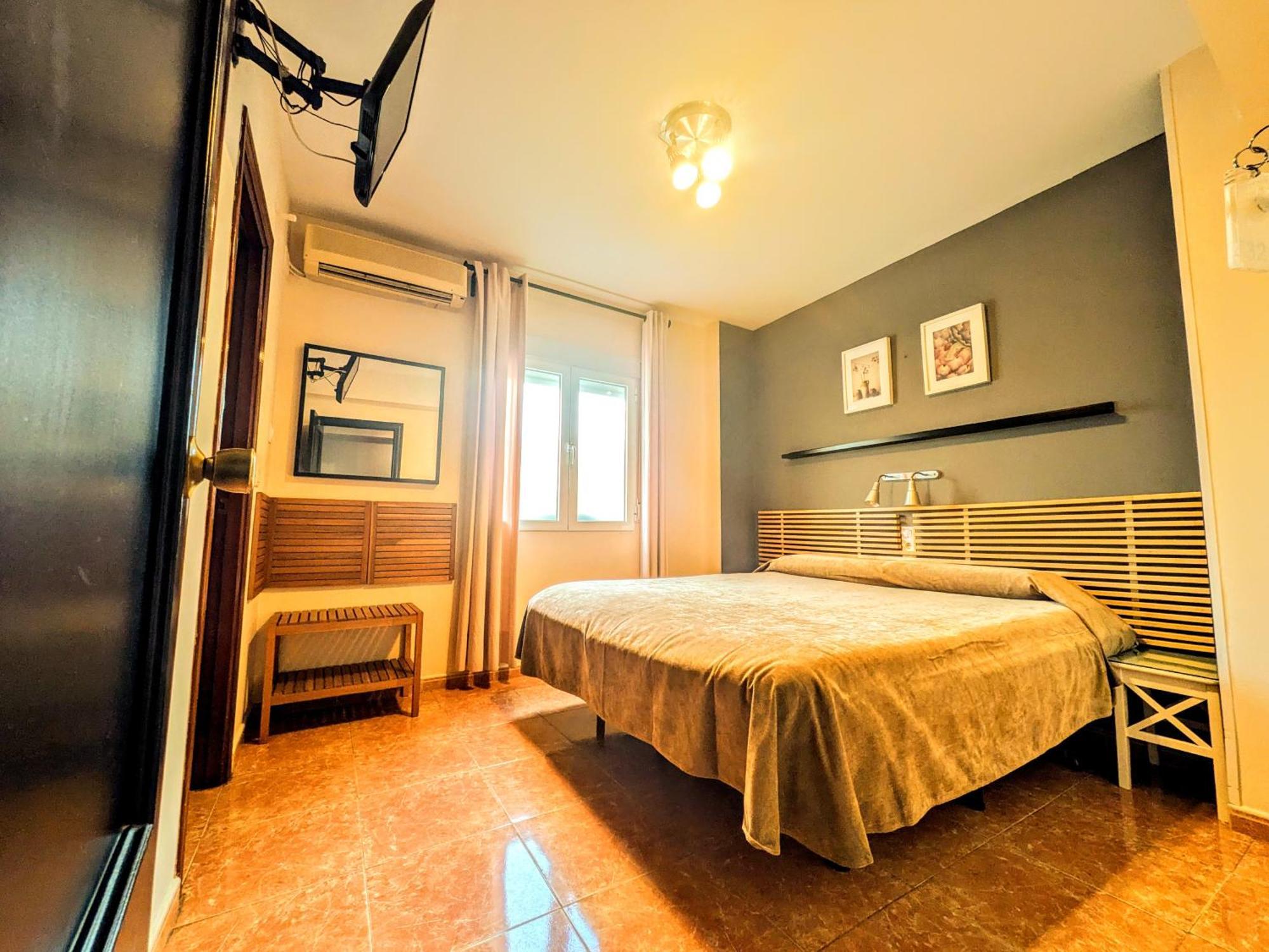 Hostal Jentoft Севілья Екстер'єр фото