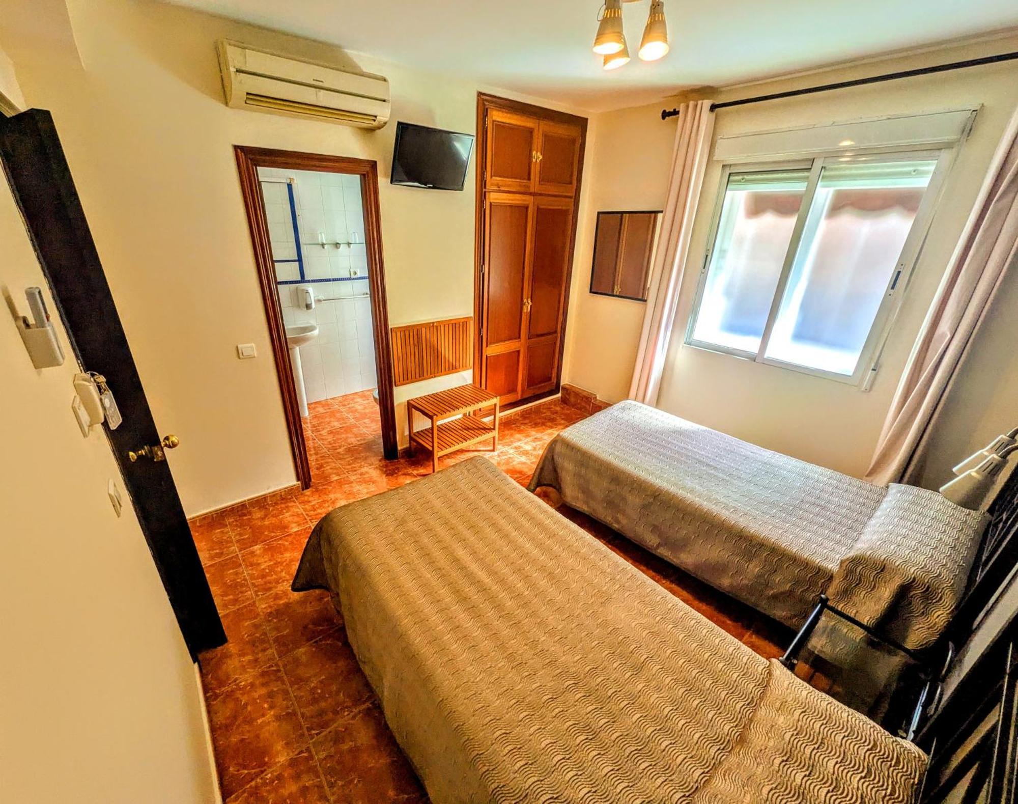 Hostal Jentoft Севілья Екстер'єр фото