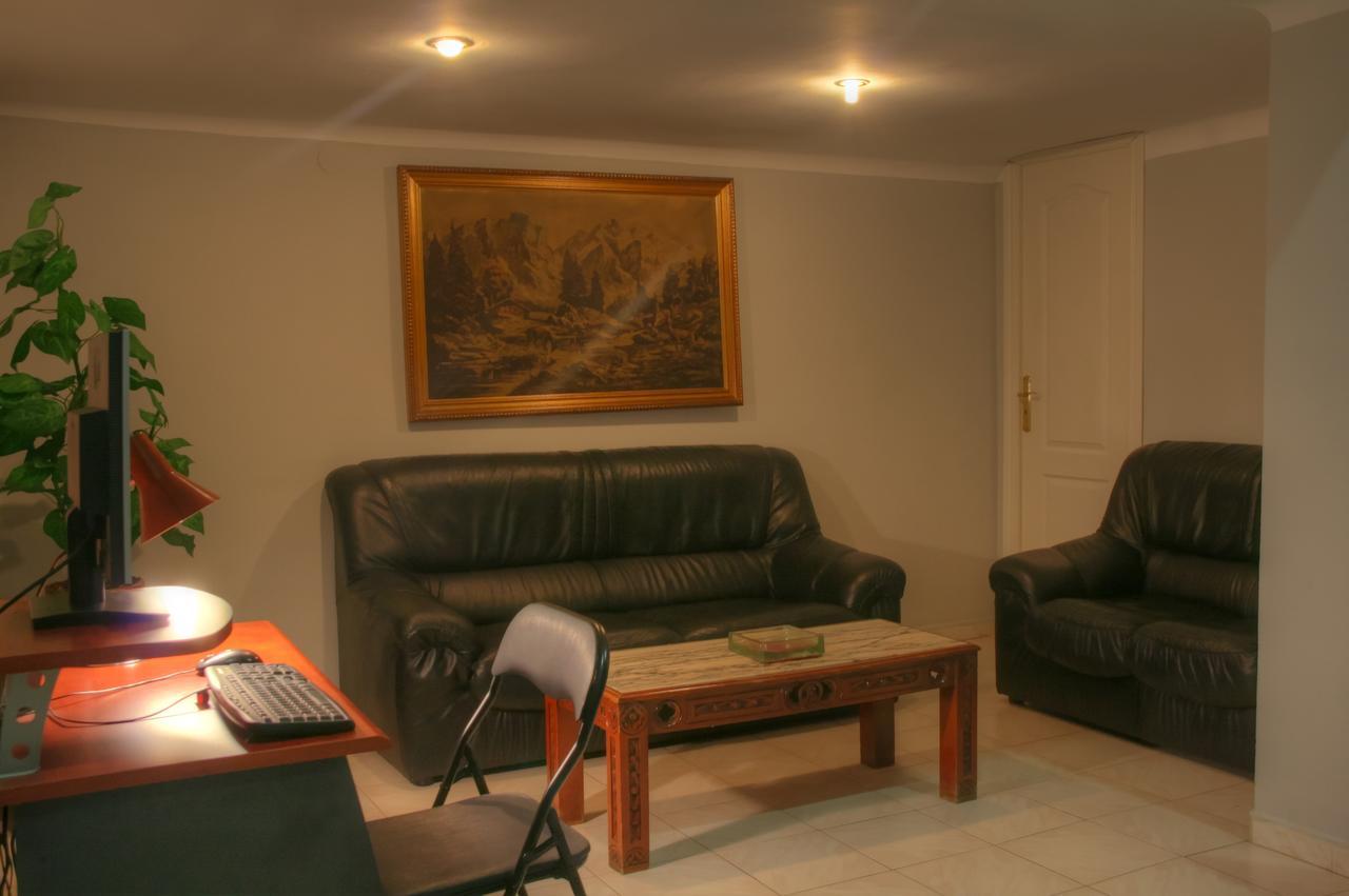 Hostal Jentoft Севілья Екстер'єр фото